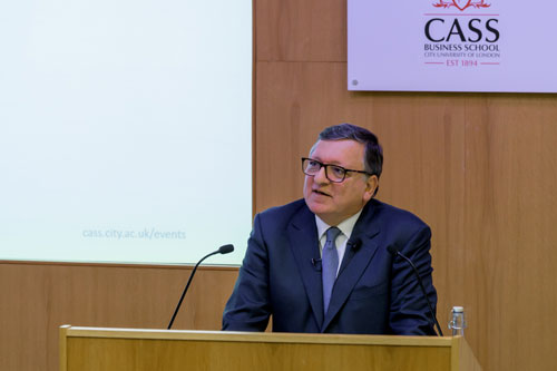 José Manuel Barroso at lecturn delivering the Mais Lecture at Cass
