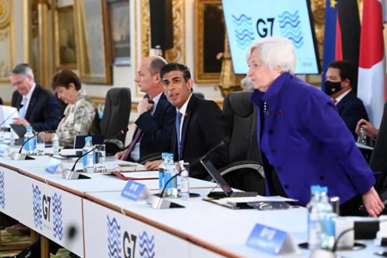 G7 delegates