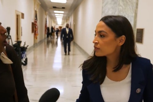 Zahra Warsame interviewing Alexandria Ocasio-Cortez 