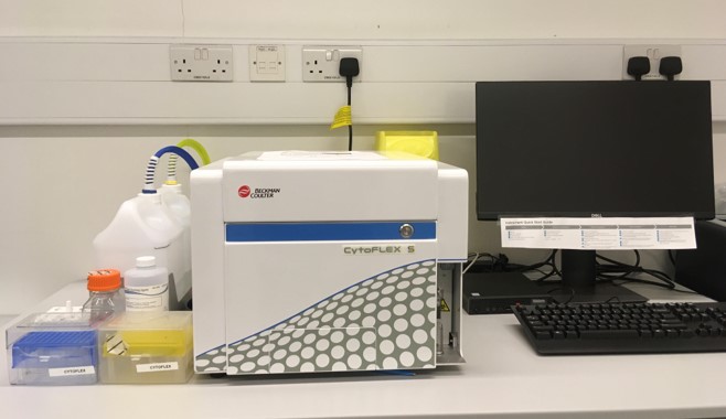 It is equipped with 4 lasers (Blue, Yellow-Green, Red, and Violet), enabling 13-colour analysis.