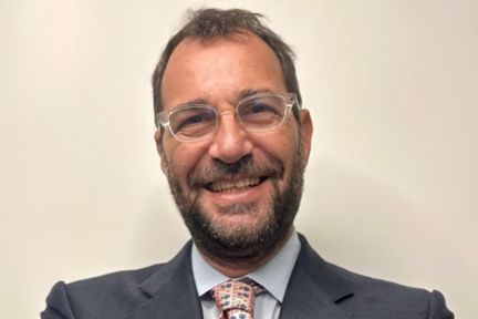 Giancarlo Buono MSc FRAes receives the Distinguished STEM Alumni Award 2026
