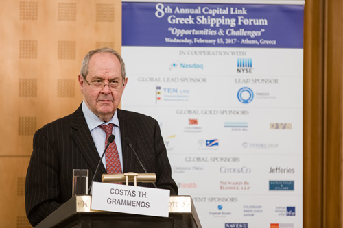 Professor Costas Grammenos accepting his international leadership award at the Capital Link 8th forum.