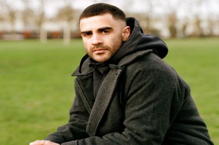 Ciaran Thapar1