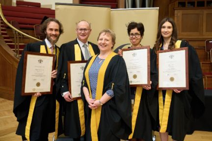 City academic receives optometry research award