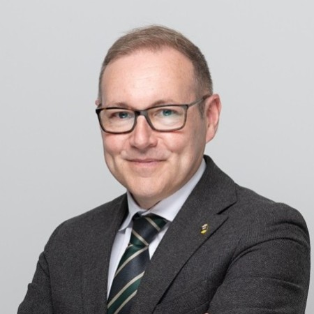 Photo of Dr Luis Da Vinha